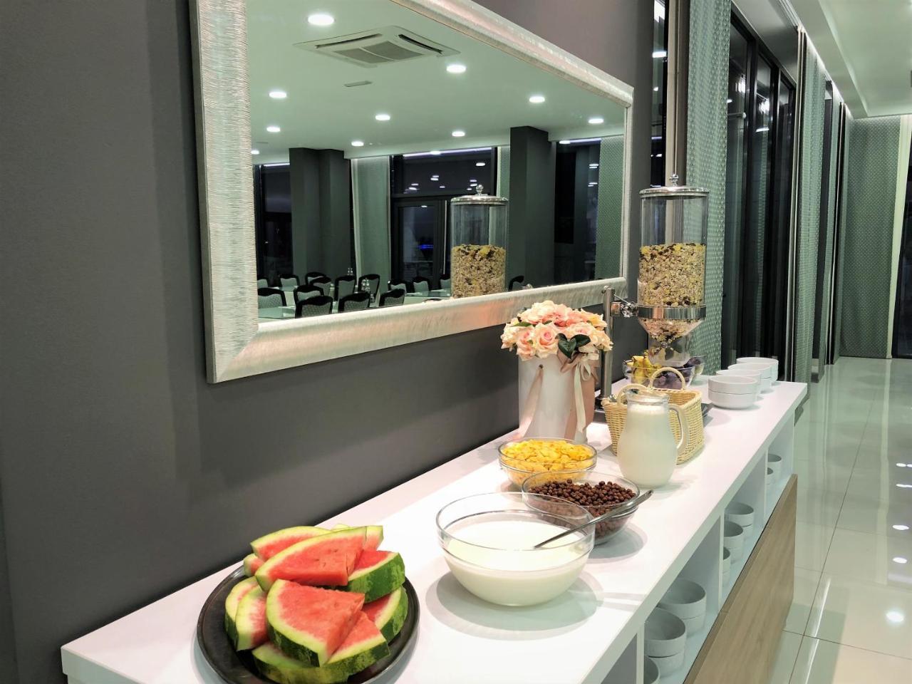 Hotel Palace เมจูโกเรีย ภายนอก รูปภาพ
